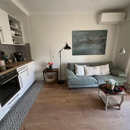 Amalia In Apartment